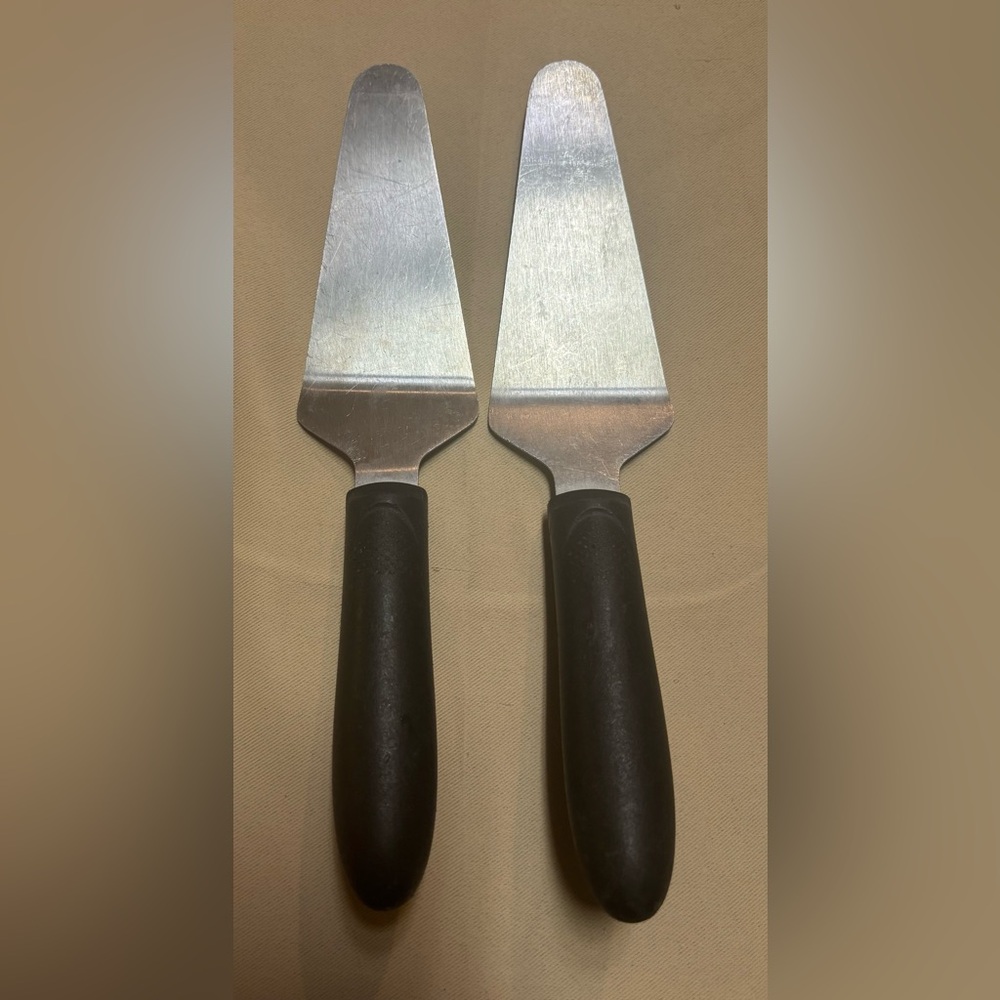 Set of‎ 2 - Winco Cake Pie Servers with Black Handles